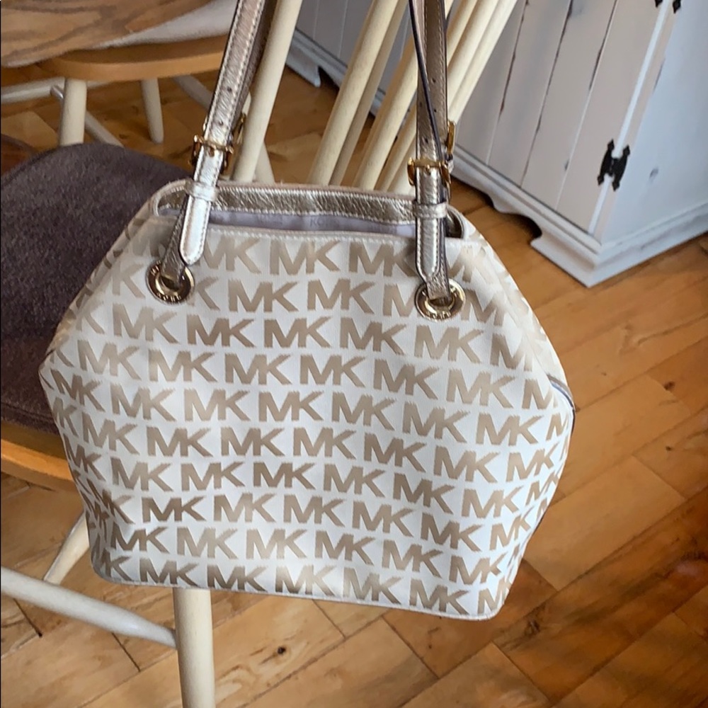 Michael Kors purse